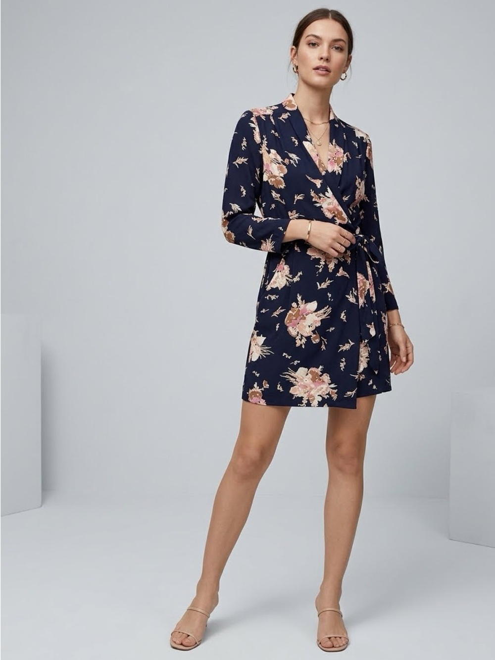 WILFRED ARITZIA Franca Floral Wrap Dress Black Pink V-Neck Long Sleeve Size 0